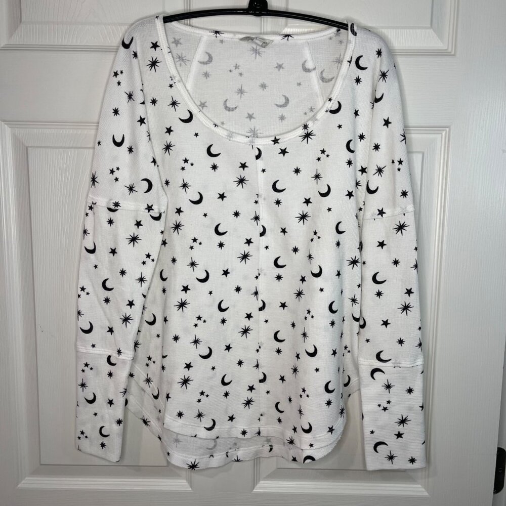 Lucky Brand Waffle Knit Tee Women's Size Medium Star Moon Print‎ Black White - Picture 2 of 11